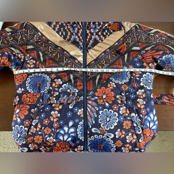 FARM Rio Multicolor Patterned Puffer Jacket - Picture 13 of 16